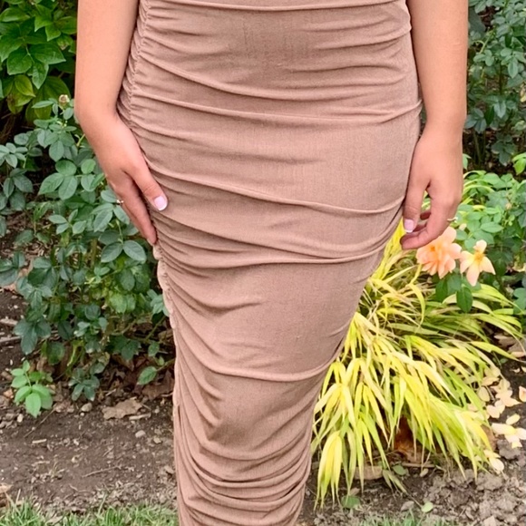 Nude Stapless Body Con Ruched Dress - Picture 3 of 4